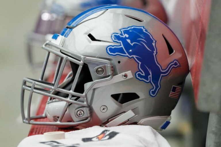 Detroit-Lions-helmet