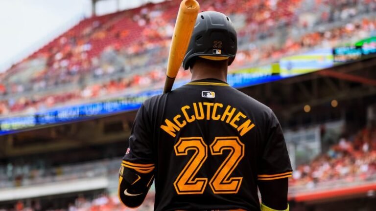 MLB-Pittsburgh-Pirates-at-Cincinnati-Reds-24301499